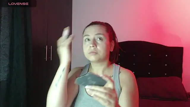 Snapshot of Ana__arms chatting on May 2026 08:33:02 PM Ana arms online show from May 2026 08:33:02 PM