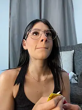 Dasha Be online show from April 2026 09:42:02 PM