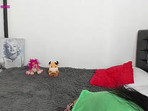 LatinaQueen23 online show from March 2026 01:50:01 PM