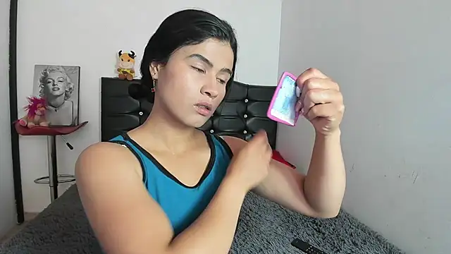 LatinaQueen23 online show from April 2026 02:46:01 PM