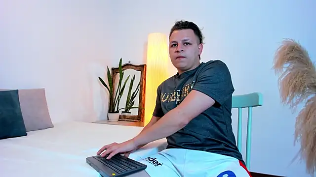 SamJoness  online show from February 2026 07:35:02 PM