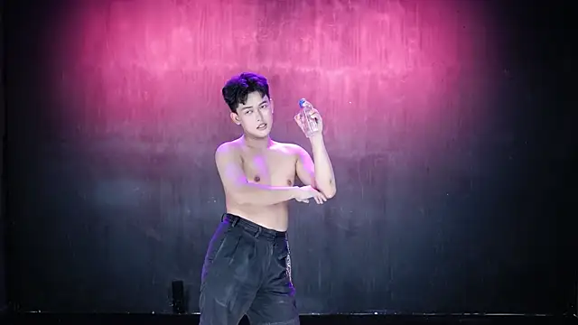 Queen-Vibe online show from April 2026 09:39:33 PM