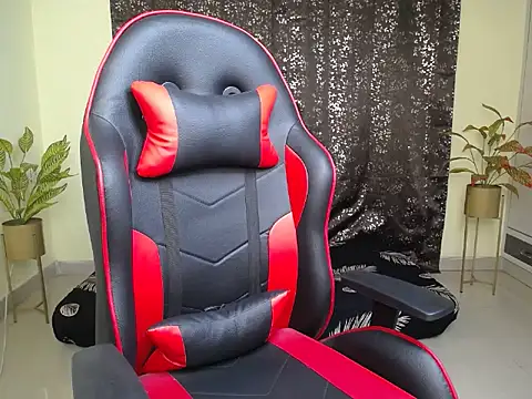 Snapshot of Ishq_Fever chatting on April 2026 05:03:01 AM Ishq Fever online show from April 2026 05:03:01 AM