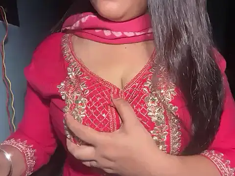 Avneet kaurr1 online show from June 2026 03:28:02 PM