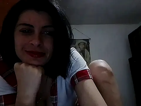 Snapshot of tefutbin3 chatting on April 2026 06:16:02 PM tefutbin3 online show from April 2026 06:16:02 PM
