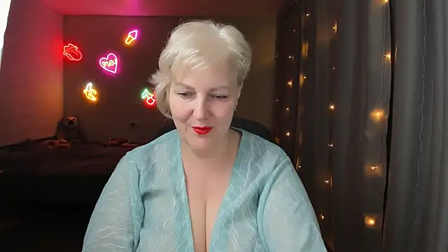Mary-Leee online show from June 2026 04:39:02 PM