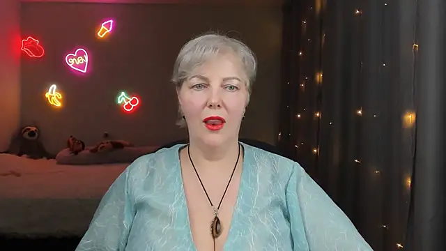 Mary-Leee online show from April 2026 05:54:01 PM