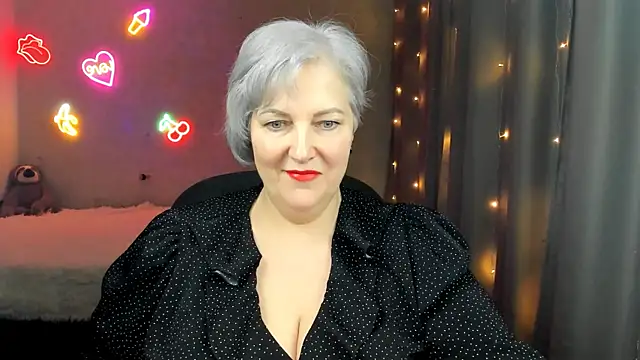 Mary-Leee online show from March 2026 02:13:01 PM