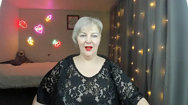 Mary-Leee online show from May 2026 05:43:01 AM
