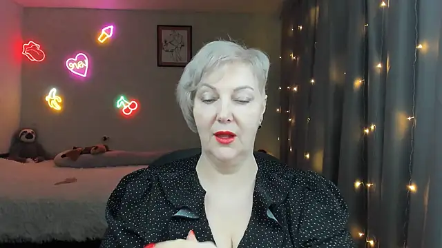 Mary-Leee online show from April 2026 03:55:01 AM