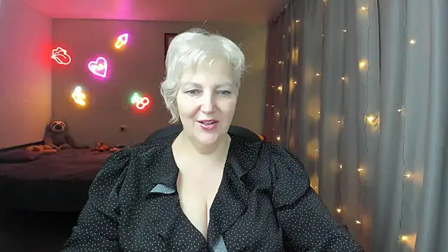 Mary-Leee online show from June 2026 07:53:01 AM