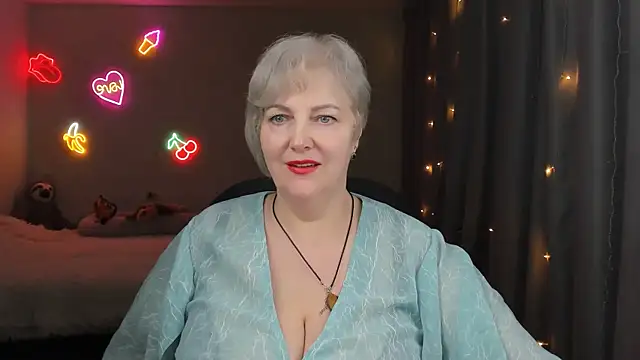 Mary-Leee online show from April 2026 09:10:01 PM