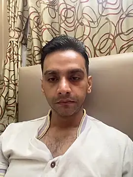 online4u08 online show from May 2026 09:00:01 PM