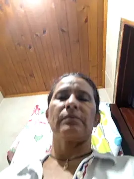 Lorenaluna online show from April 2026 10:34:02 PM