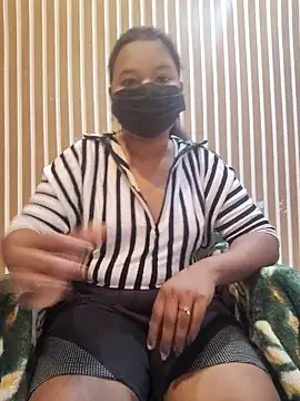 Cutie bae011 online show from February 2026 05:57:01 PM