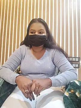 Cutie bae011 online show from February 2026 05:35:01 PM