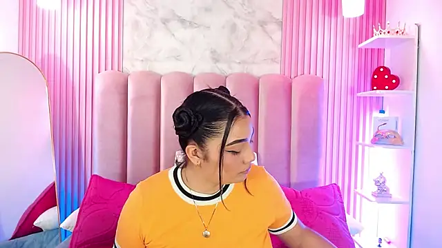 ArianaRougee online show from May 2026 12:00:02 PM