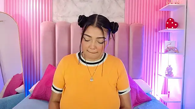 ArianaRougee online show from May 2026 11:30:01 AM