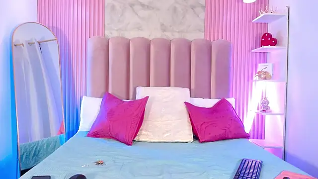 ArianaRougee online show from April 2026 11:17:01 AM