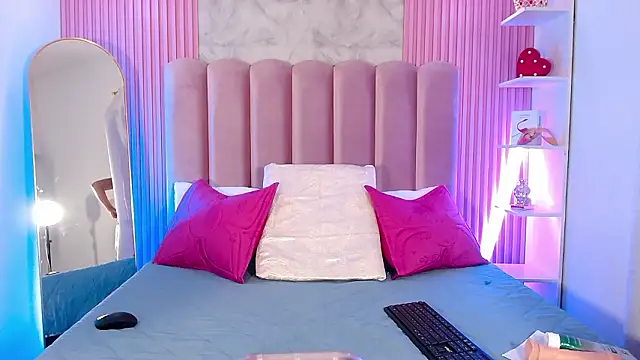 ArianaRougee online show from March 2026 10:28:01 AM