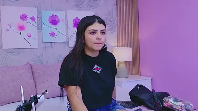 EmmaLeens online show from April 2026 11:59:02 AM