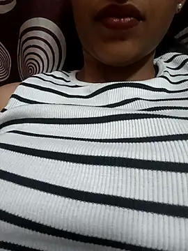 Sakshiverma online show from April 2026 07:52:01 PM