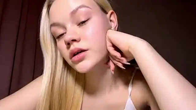 MiaCashe online show from March 2026 03:09:01 PM