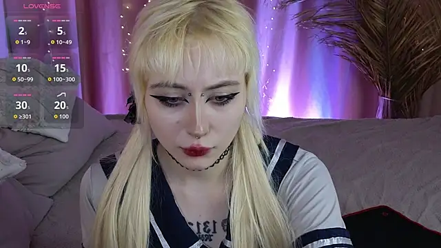 rraffaellka online show from May 2026 09:32:01 PM