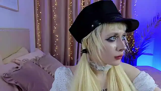 rraffaellka online show from April 2026 09:33:02 PM