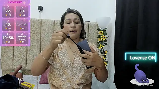 Snapshot of julieth-selene chatting on March 2026 12:11:02 PM julieth-selene online show from March 2026 12:11:02 PM