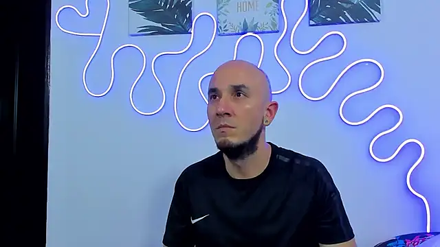 Snapshot of Cintya_n_Roger chatting on March 2026 03:28:01 AM Cintya n Roger online show from March 2026 03:28:01 AM