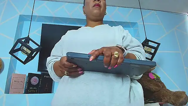 sharon noa online show from May 2026 02:16:02 PM
