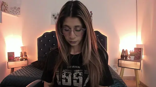 SaraRoadess online show from February 2026 07:25:01 PM