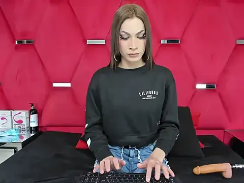 Alicee Grey online show from April 2026 03:08:01 PM