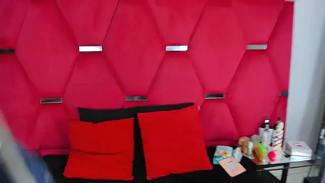 Alicee Grey online show from April 2026 02:18:01 PM