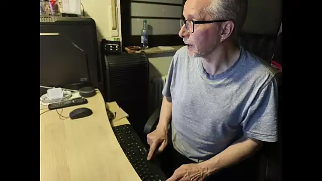 loenne1 online show from March 2026 09:49:02 PM