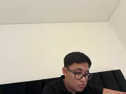 enzo 13 online show from February 2026 10:00:02 PM