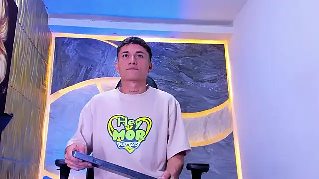 Snapshot of Matheus_Ic_ chatting on February 2026 06:20:01 PM Matheus Ic online show from February 2026 06:20:01 PM