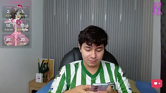Snapshot of Julian_Smith21 chatting on May 2026 12:32:02 AM Julian Smith21 online show from May 2026 12:32:02 AM