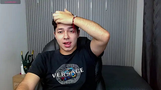 Julian Smith21 online show from April 2026 03:41:01 AM