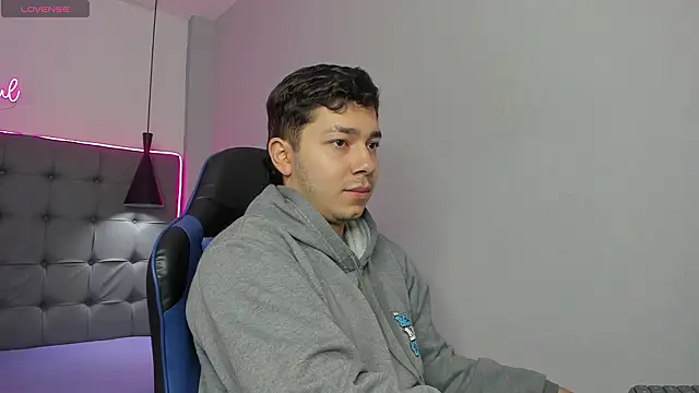 Julian Smith21 online show from February 2026 12:27:01 PM