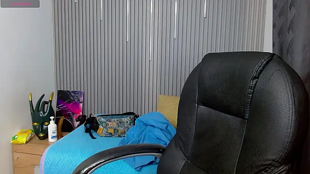 Julian Smith21 online show from April 2026 11:54:02 PM