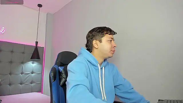 Julian Smith21 online show from March 2026 12:43:01 PM