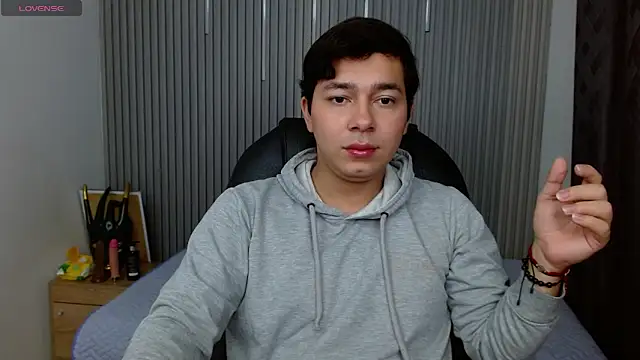Snapshot of Julian_Smith21 chatting on May 2026 12:41:01 AM Julian Smith21 online show from May 2026 12:41:01 AM