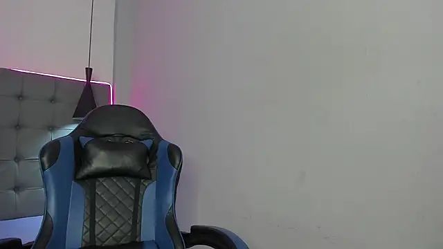 Julian Smith21 online show from February 2026 12:27:01 PM