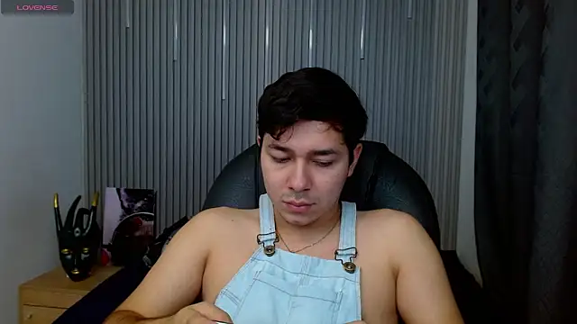 Julian Smith21 online show from April 2026 12:35:01 AM