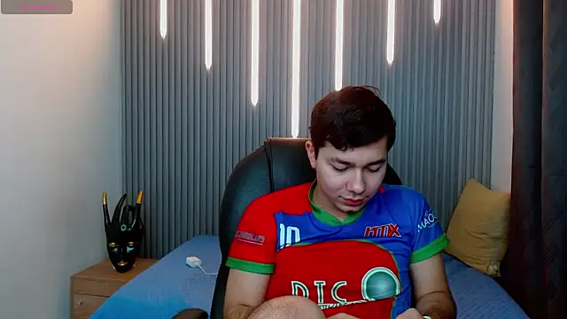 Julian Smith21 online show from March 2026 02:55:02 AM