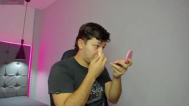 Julian Smith21 online show from March 2026 01:47:01 PM