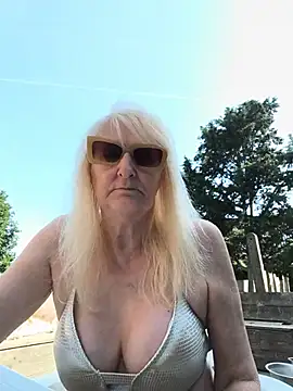 Snapshot of Heidiblueeyes chatting on May 2026 08:09:01 AM Heidiblueeyes online show from May 2026 08:09:01 AM