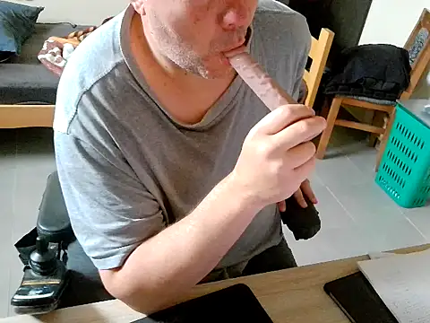 pozitiva000 online show from April 2026 07:37:02 AM